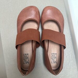 Miz Mooz brown Mary Jane’s 9.5